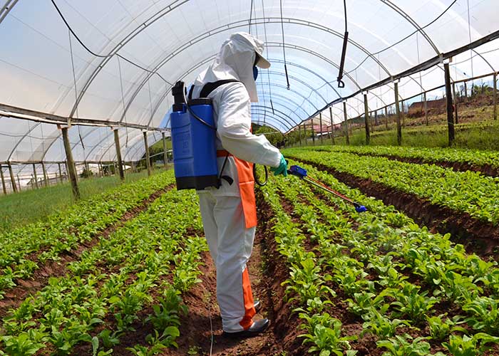 aplicação de defensivos agrícolas