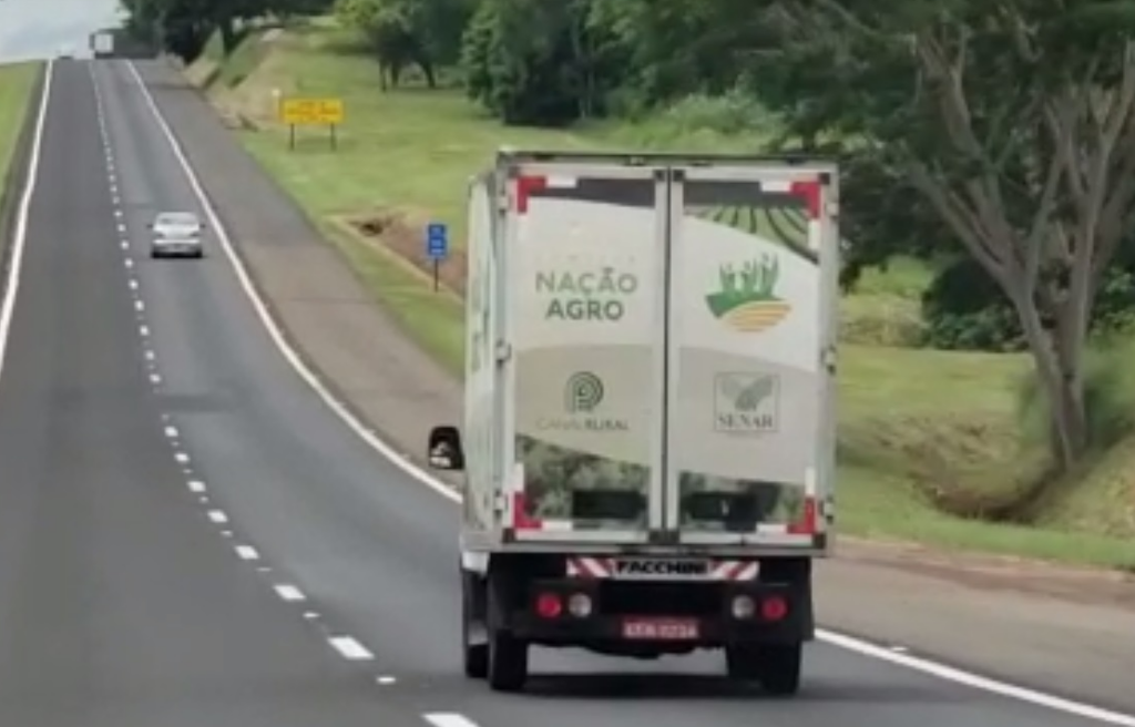 caminhão-naçãoagro-estrada
