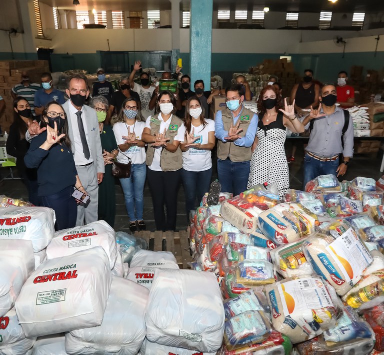 Brasil Fraterno: primeira ação do programa beneficia 7 mil famílias com entrega de alimentos